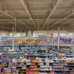 Interno di un supermercato per opportunità nella grande distribuzione