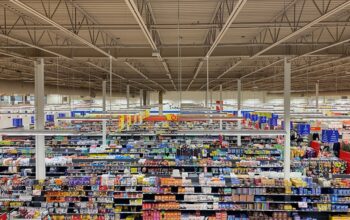 Interno di un supermercato per opportunità nella grande distribuzione